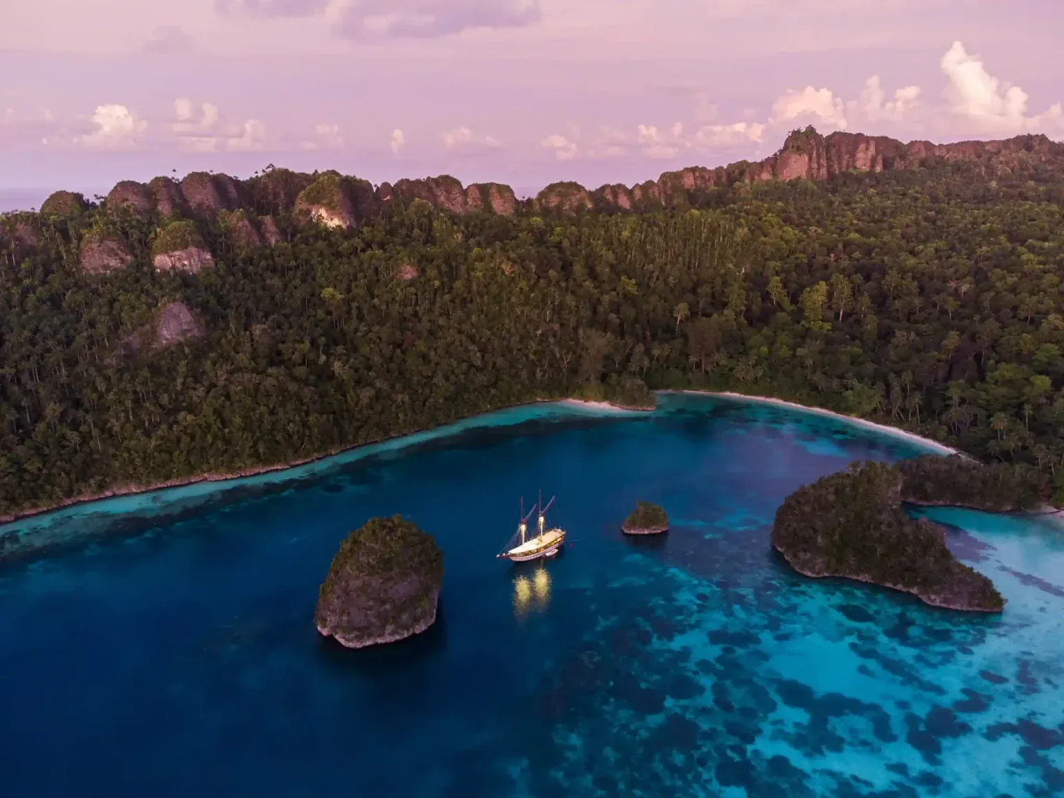 Best Time to Learn to Dive in Lombok